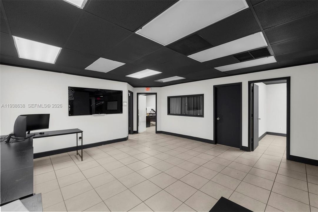 На продажу: $3,800,000 (0 спален, 0 ванн, 0 Квадратных фут)