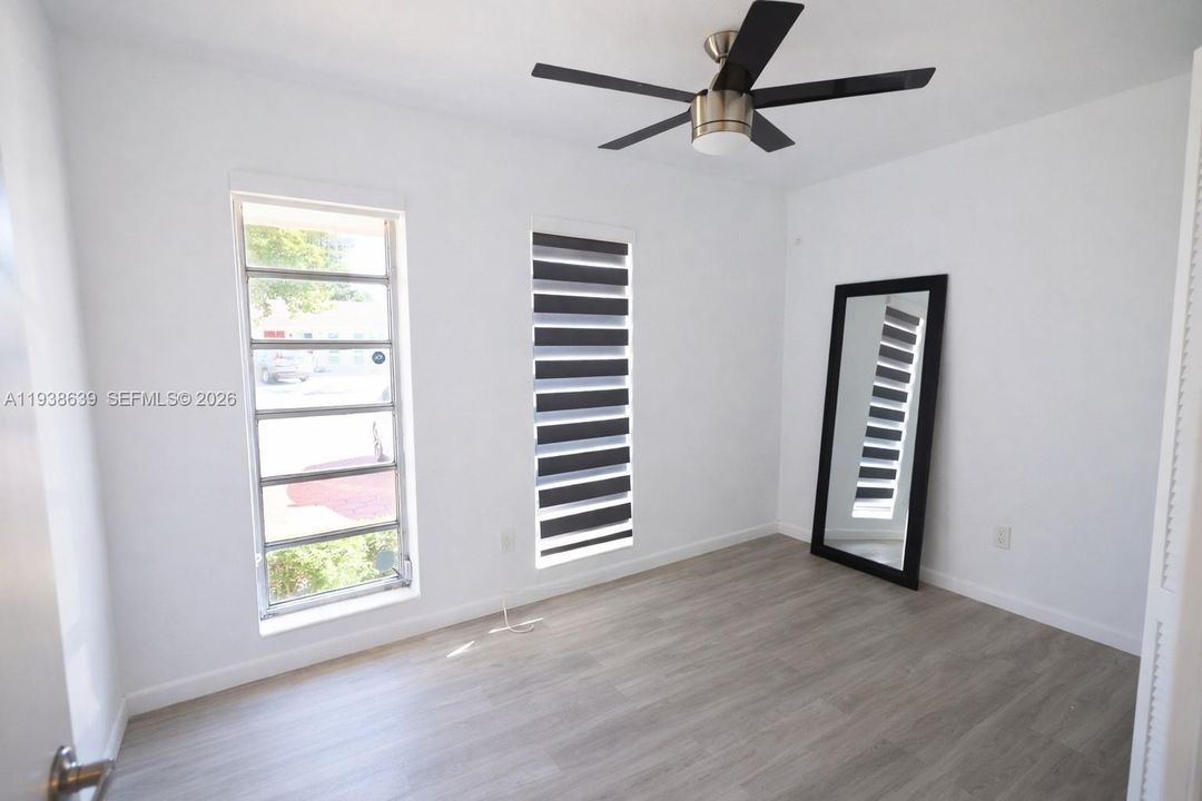 For Rent: $3,000 (3 beds, 1 baths, 1015 Square Feet)