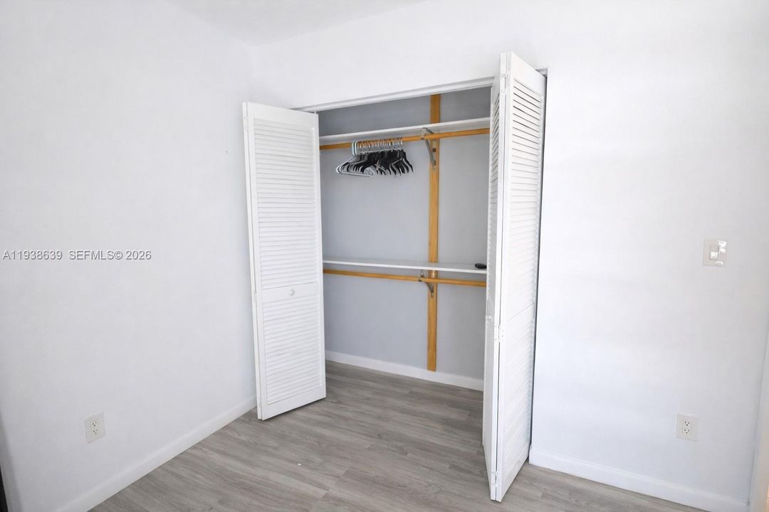 For Rent: $3,000 (3 beds, 1 baths, 1015 Square Feet)