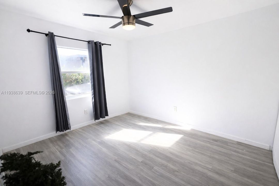 For Rent: $3,000 (3 beds, 1 baths, 1015 Square Feet)