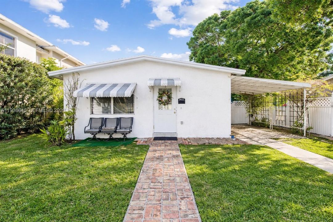 For Sale: $496,500 (3 beds, 1 baths, 736 Square Feet)