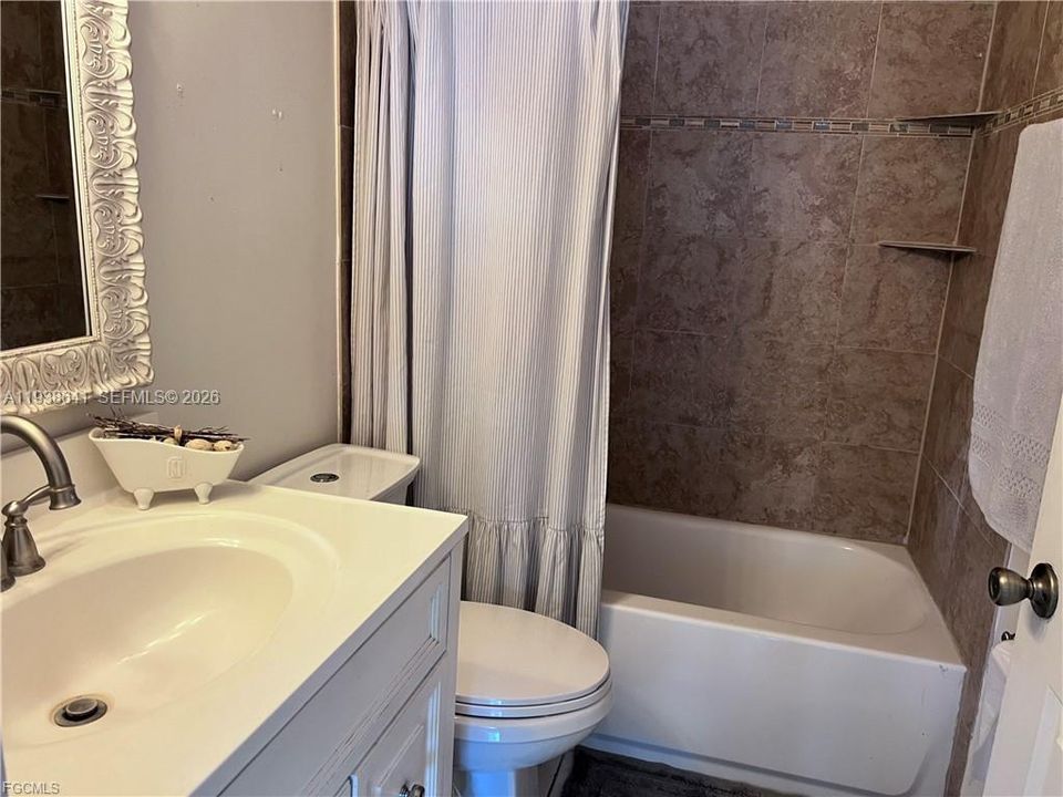 待售: $399,900 (3 贝兹, 1 浴室, 1008 平方英尺)