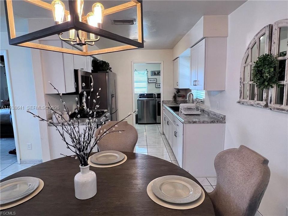 待售: $399,900 (3 贝兹, 1 浴室, 1008 平方英尺)