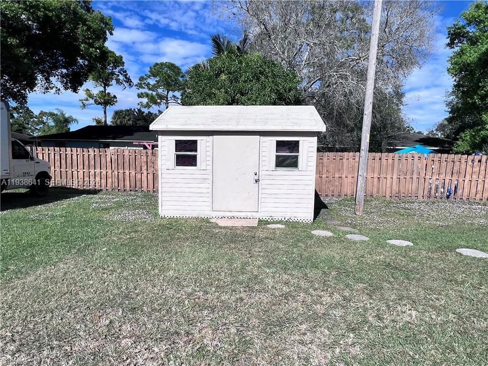 待售: $399,900 (3 贝兹, 1 浴室, 1008 平方英尺)