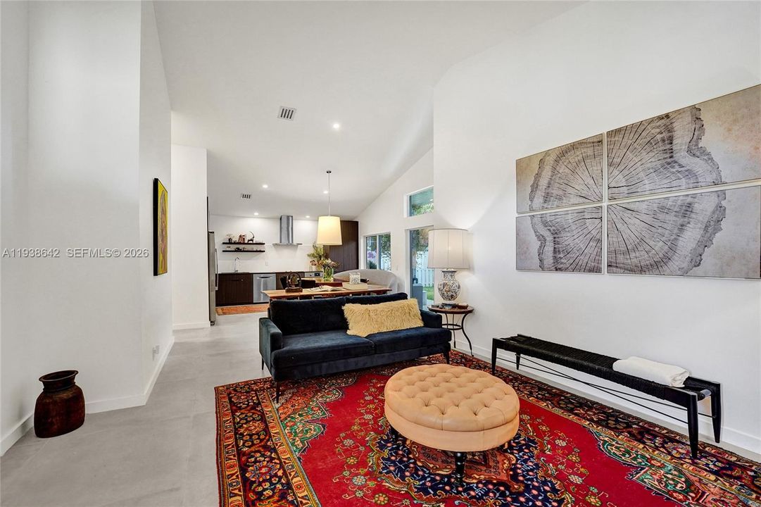 En Renta: $4,400 (4 camas, 2 baños, 1505 Pies cuadrados)