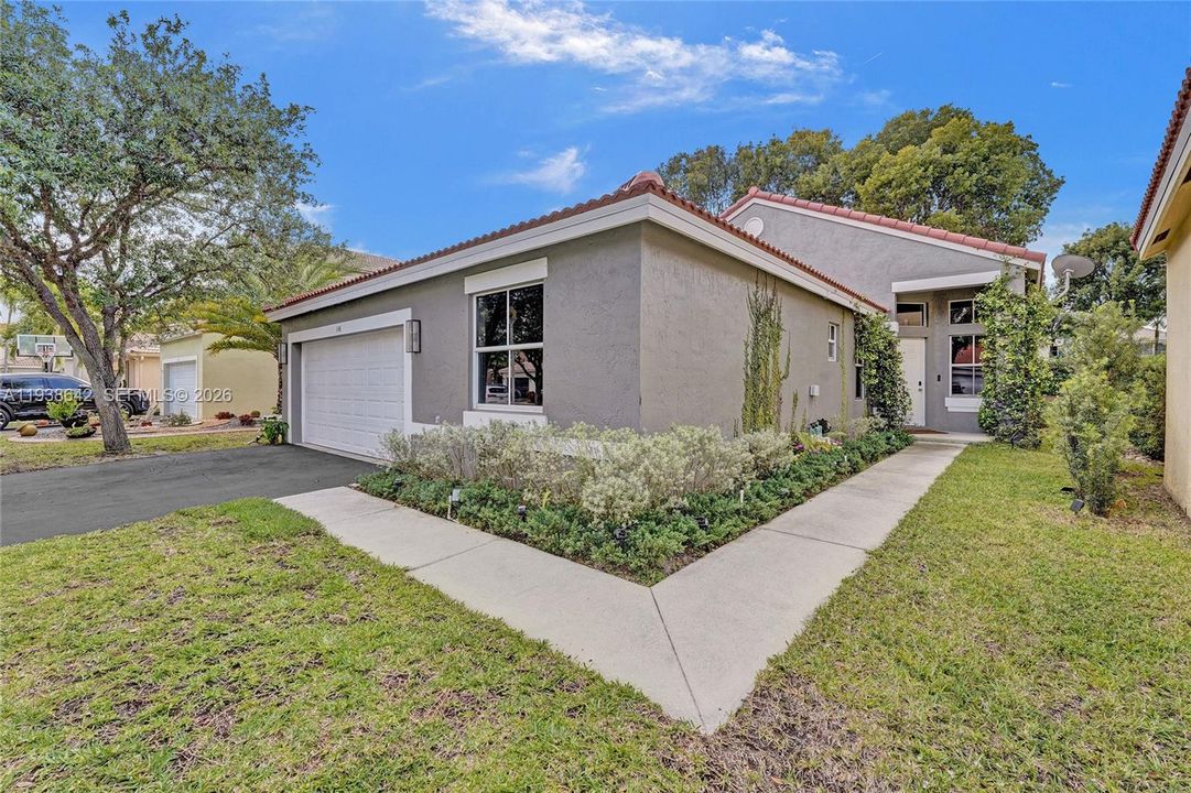 En Renta: $4,400 (4 camas, 2 baños, 1505 Pies cuadrados)