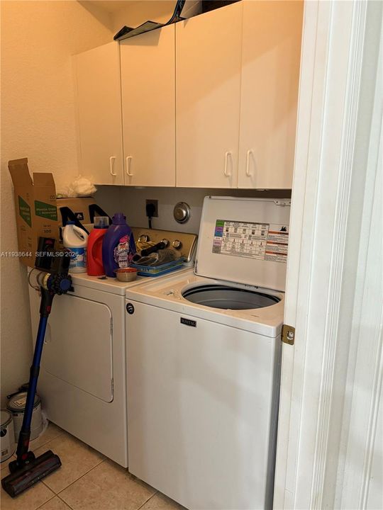 For Rent: $2,950 (2 beds, 2 baths, 1325 Square Feet)