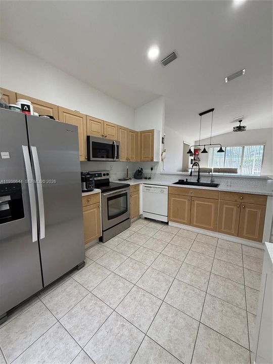 For Rent: $2,950 (2 beds, 2 baths, 1325 Square Feet)