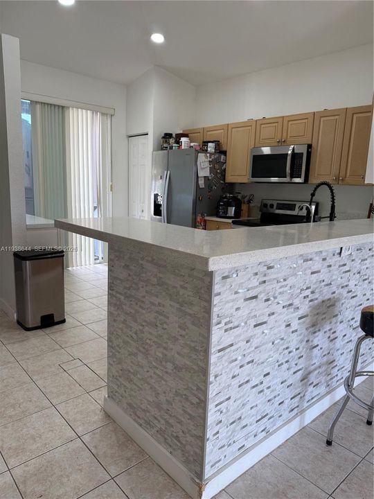 For Rent: $2,950 (2 beds, 2 baths, 1325 Square Feet)