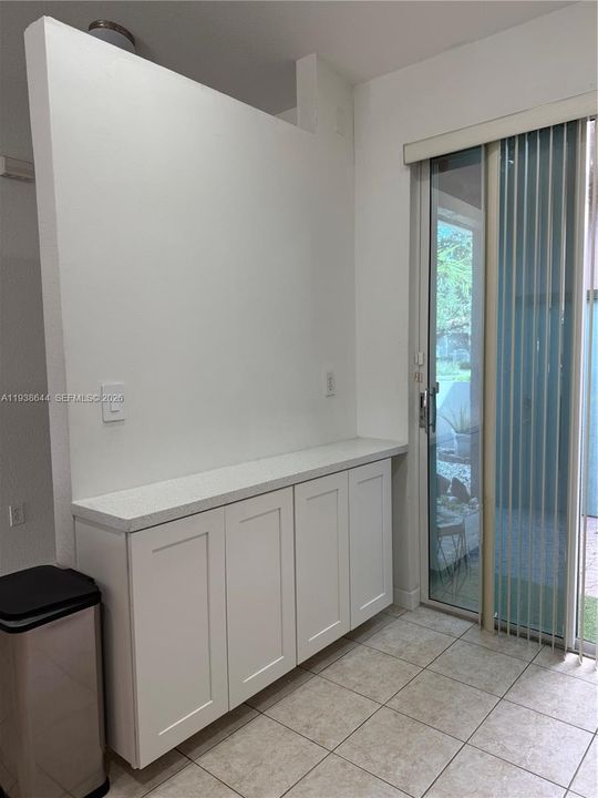 For Rent: $2,950 (2 beds, 2 baths, 1325 Square Feet)