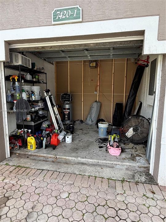 For Rent: $2,950 (2 beds, 2 baths, 1325 Square Feet)