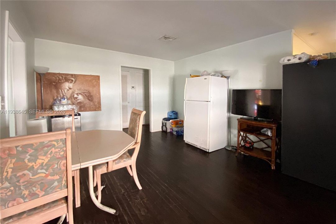 For Sale: $360,000 (3 beds, 2 baths, 1116 Square Feet)