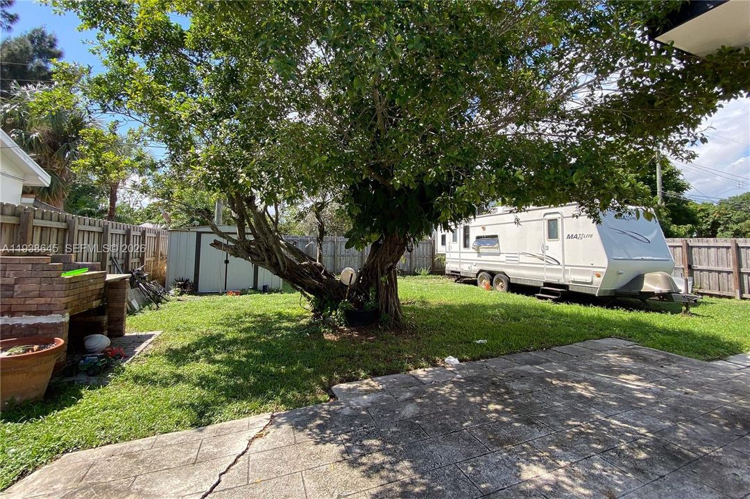 For Sale: $360,000 (3 beds, 2 baths, 1116 Square Feet)