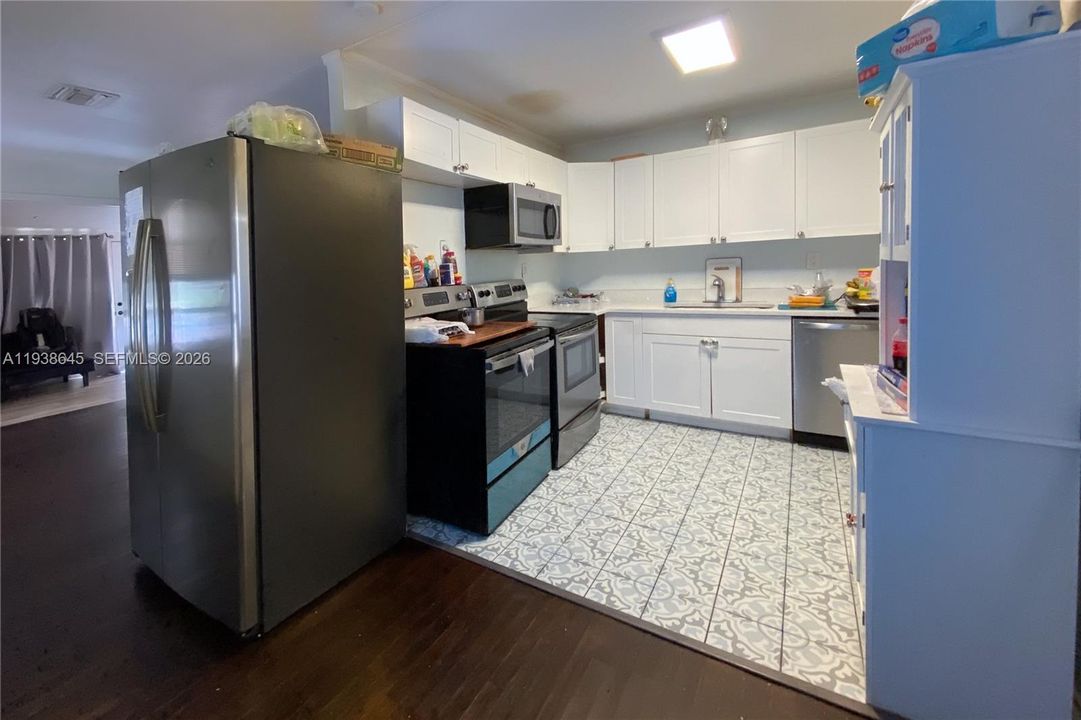 For Sale: $360,000 (3 beds, 2 baths, 1116 Square Feet)