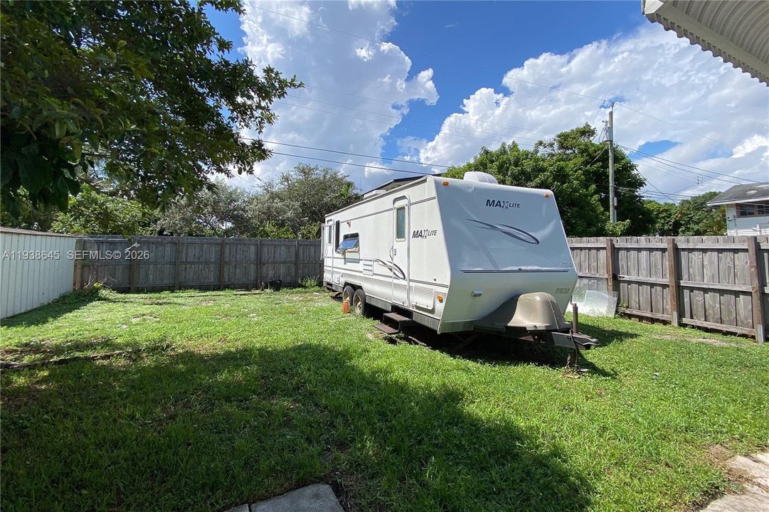 For Sale: $360,000 (3 beds, 2 baths, 1116 Square Feet)