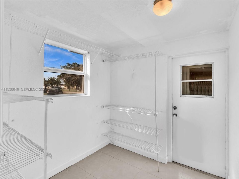 В аренду: $5,700 (4 спален, 2 ванн, 2135 Квадратных фут)