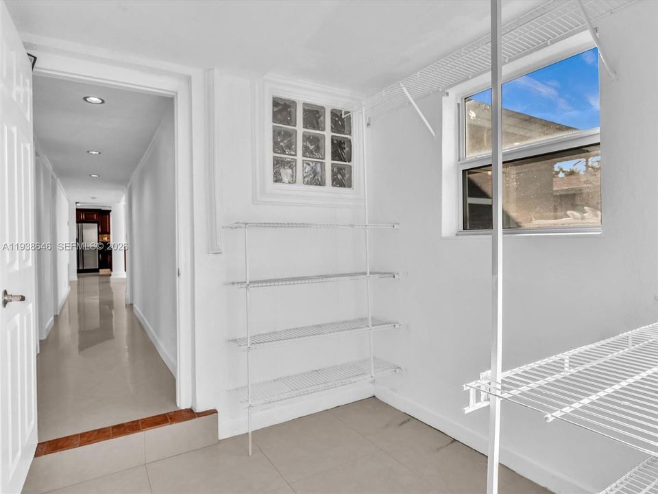 В аренду: $5,700 (4 спален, 2 ванн, 2135 Квадратных фут)