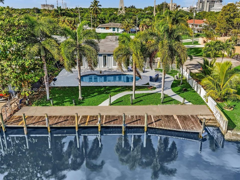 В аренду: $5,700 (4 спален, 2 ванн, 2135 Квадратных фут)