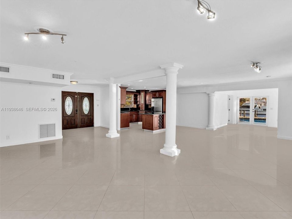 В аренду: $5,700 (4 спален, 2 ванн, 2135 Квадратных фут)