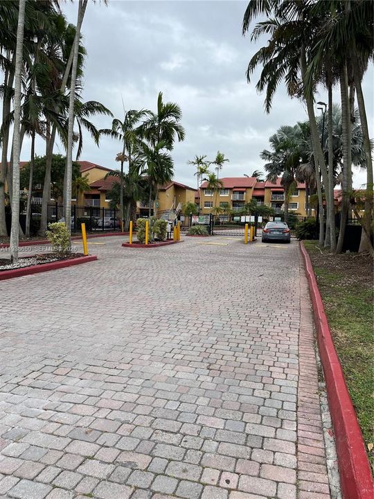 В аренду: $2,050 (2 спален, 1 ванн, 867 Квадратных фут)