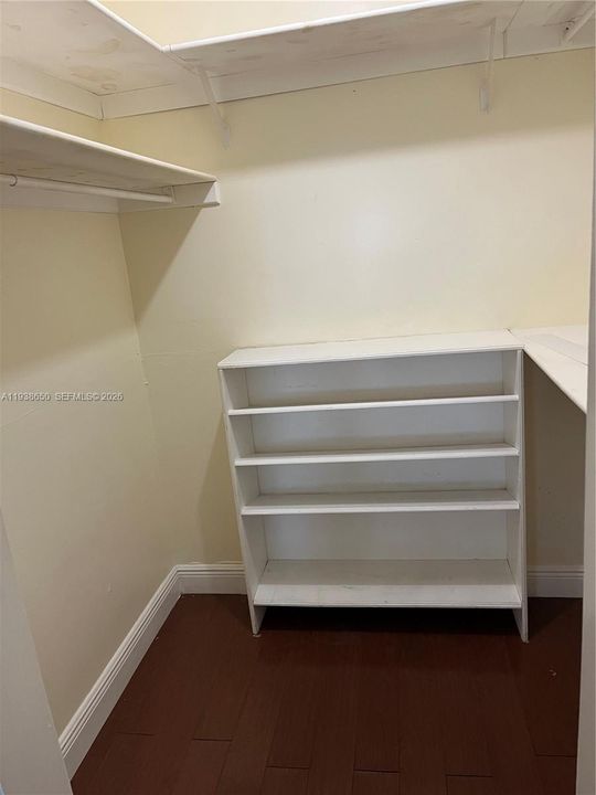 В аренду: $2,050 (2 спален, 1 ванн, 867 Квадратных фут)