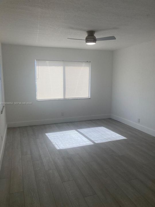 For Rent: $1,800 (2 beds, 1 baths, 683 Square Feet)
