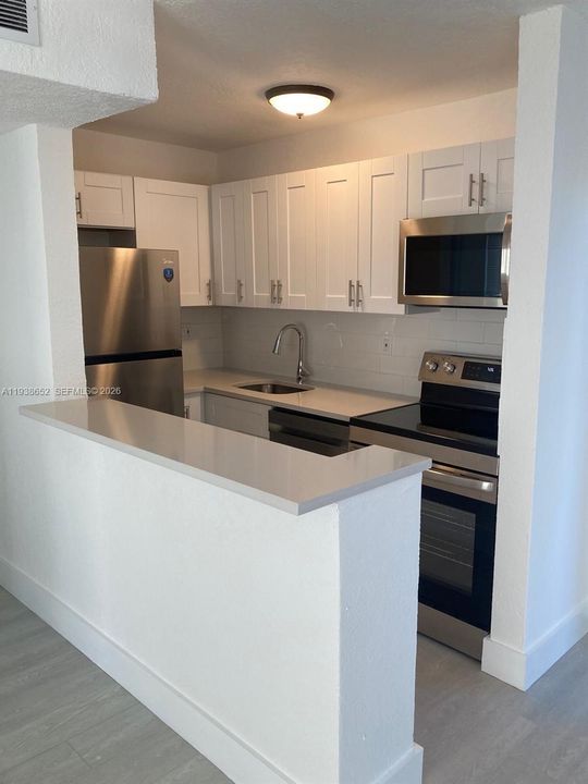 For Rent: $1,800 (2 beds, 1 baths, 683 Square Feet)