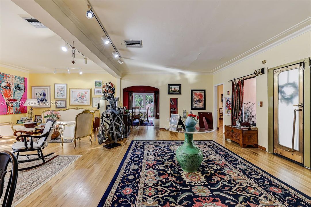 For Sale: $3,295,000 (5 beds, 4 baths, 2781 Square Feet)