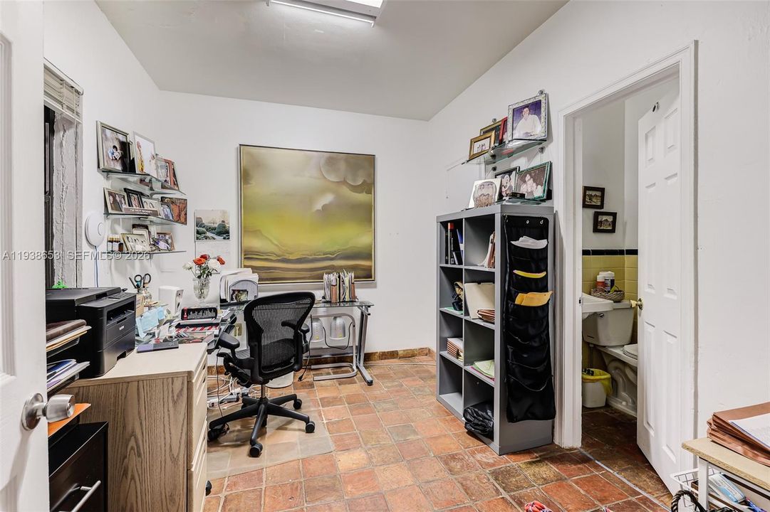 For Sale: $3,295,000 (5 beds, 4 baths, 2781 Square Feet)