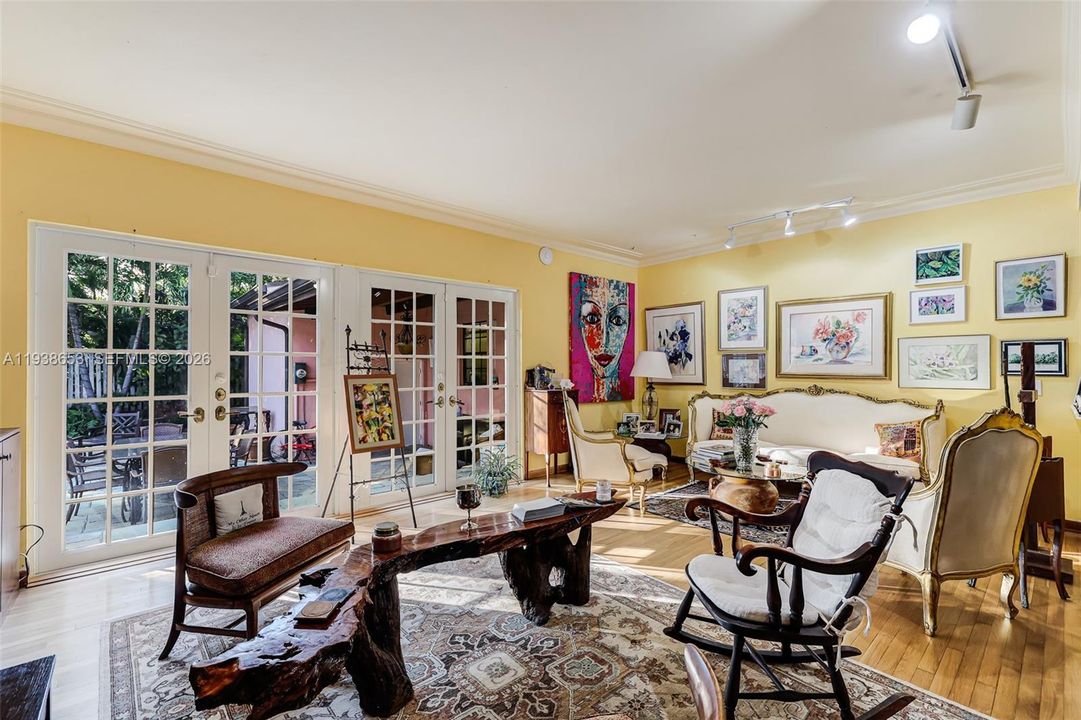 For Sale: $3,295,000 (5 beds, 4 baths, 2781 Square Feet)