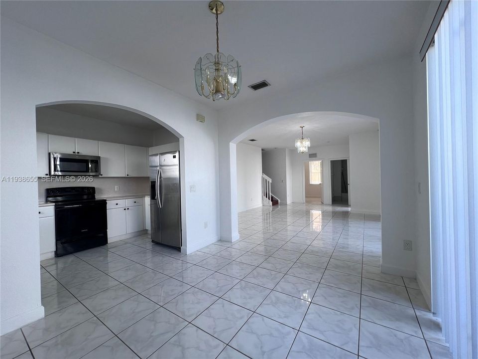 En Renta: $3,200 (4 camas, 3 baños, 1570 Pies cuadrados)