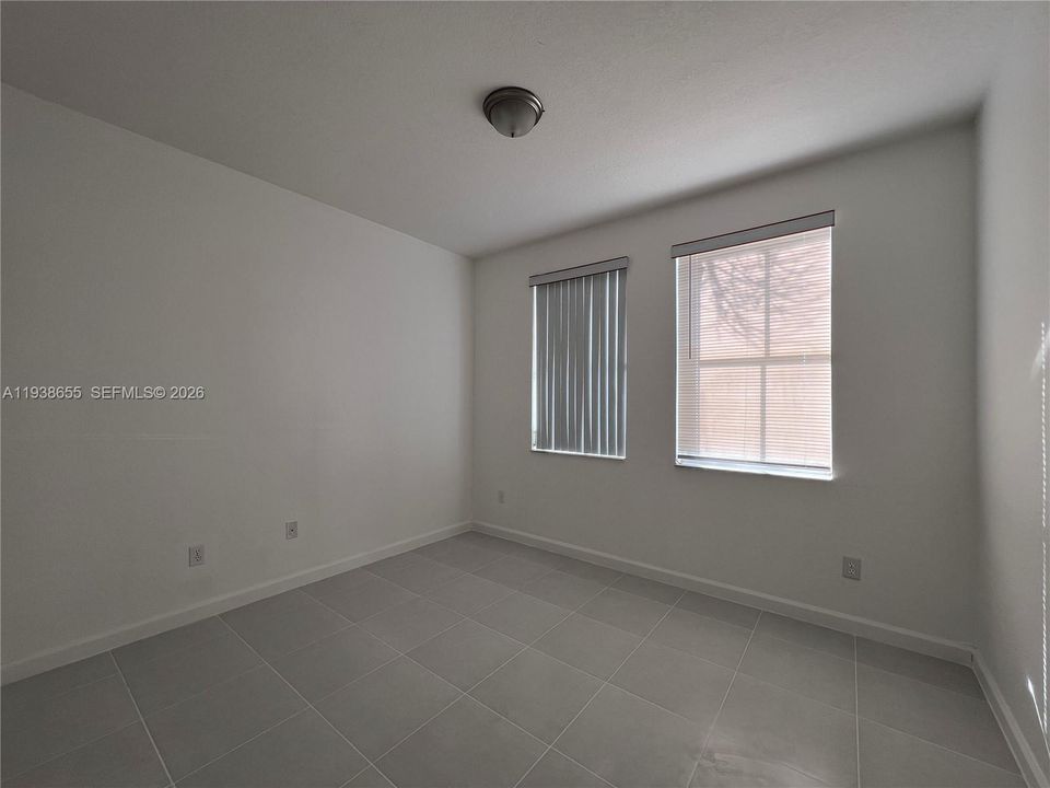 En Renta: $3,200 (4 camas, 3 baños, 1570 Pies cuadrados)