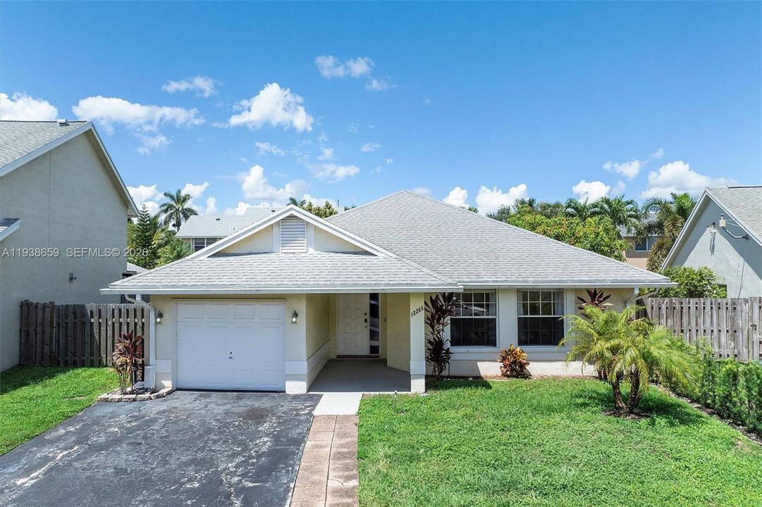 For Rent: $3,500 (4 beds, 2 baths, 1610 Square Feet)