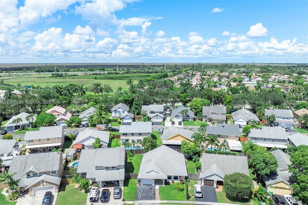 For Rent: $3,500 (4 beds, 2 baths, 1610 Square Feet)