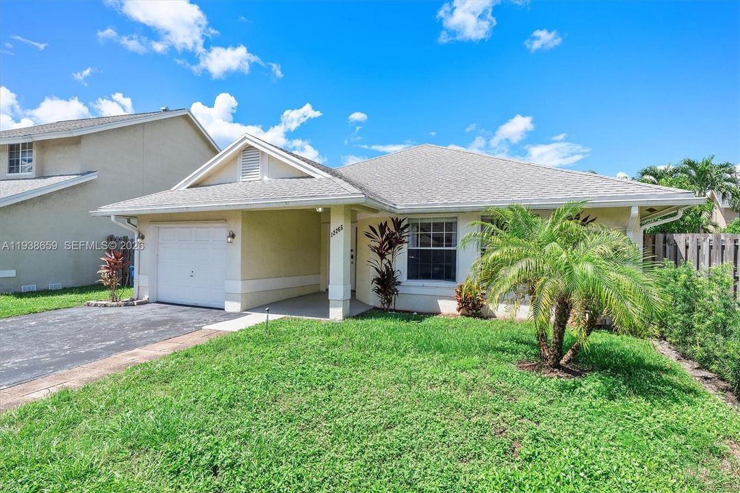 For Rent: $3,500 (4 beds, 2 baths, 1610 Square Feet)