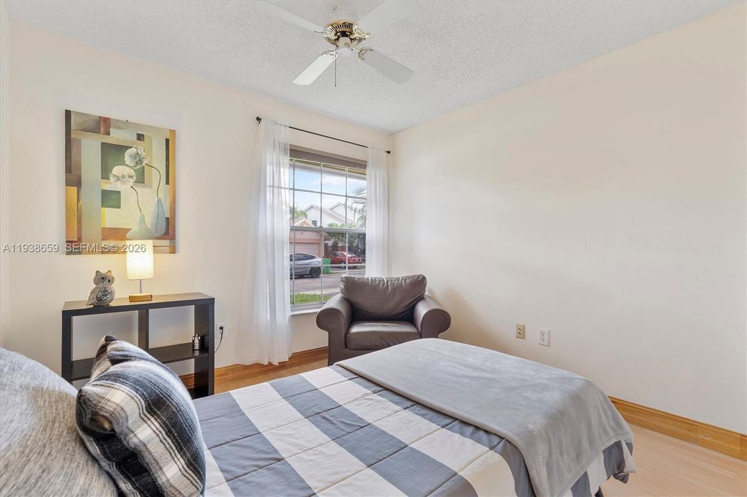 For Rent: $3,500 (4 beds, 2 baths, 1610 Square Feet)