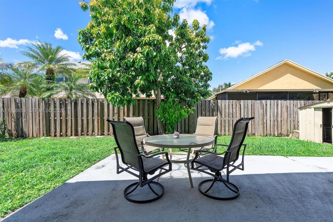 For Rent: $3,500 (4 beds, 2 baths, 1610 Square Feet)