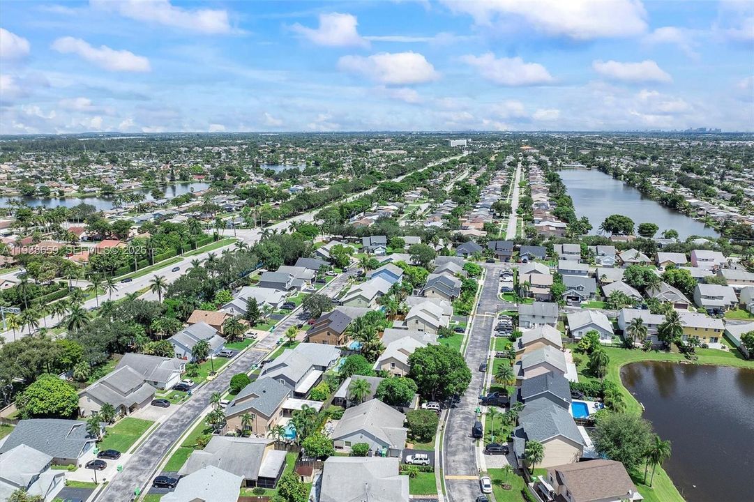 For Rent: $3,500 (4 beds, 2 baths, 1610 Square Feet)