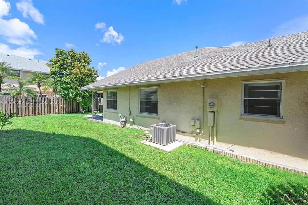 For Rent: $3,500 (4 beds, 2 baths, 1610 Square Feet)