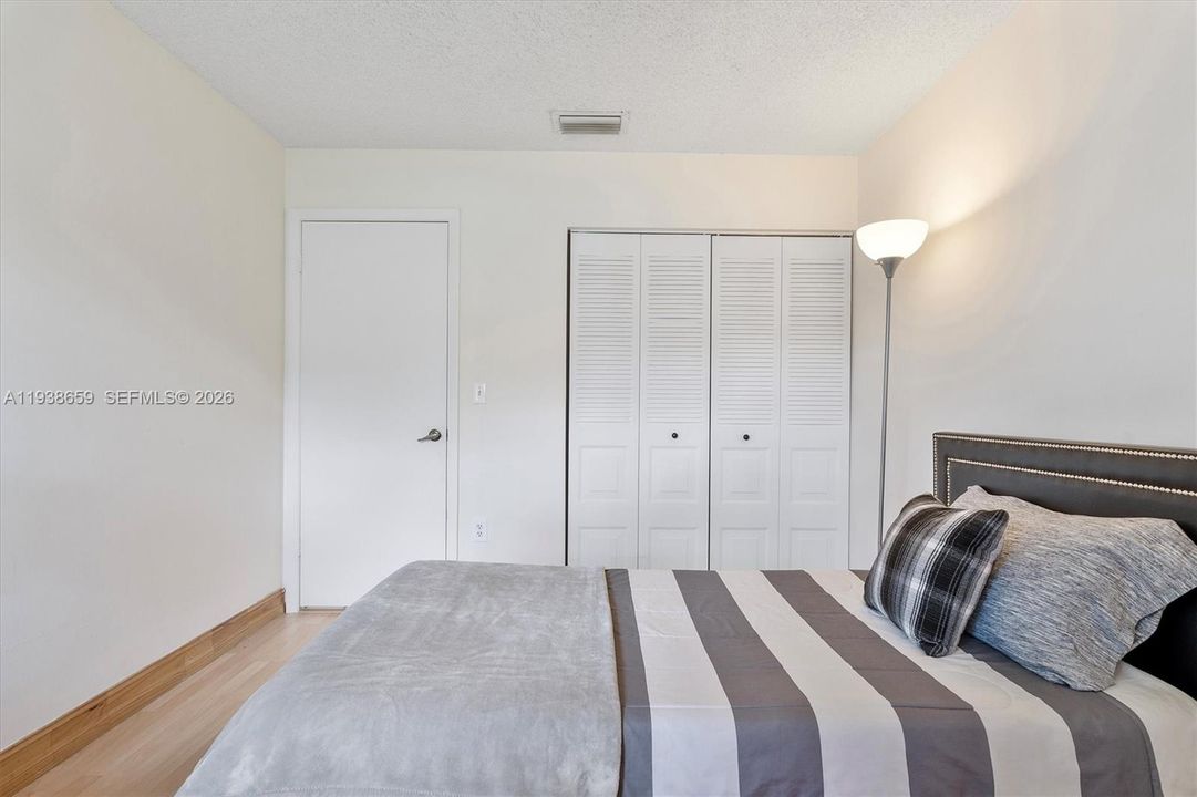 For Rent: $3,500 (4 beds, 2 baths, 1610 Square Feet)