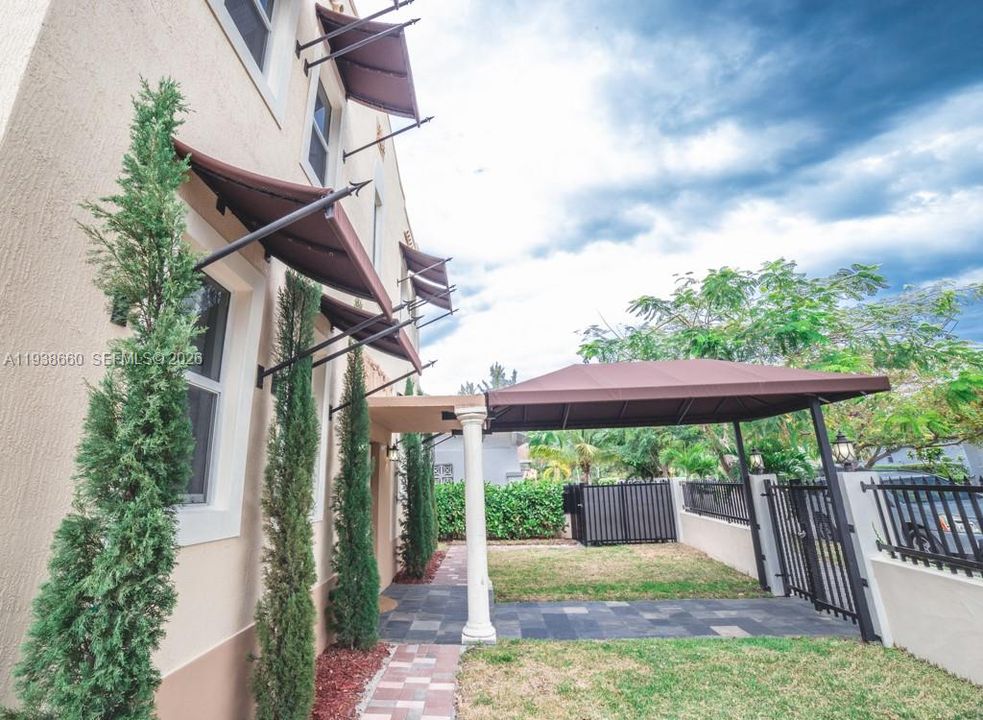 En Renta: $1,625 (0 camas, 1 baños, 335 Pies cuadrados)