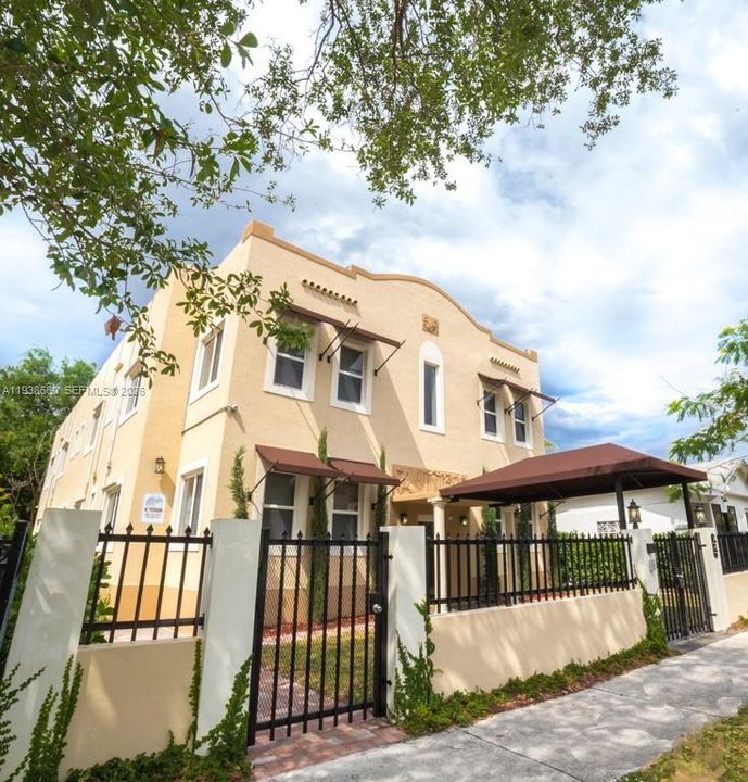 En Renta: $1,625 (0 camas, 1 baños, 335 Pies cuadrados)