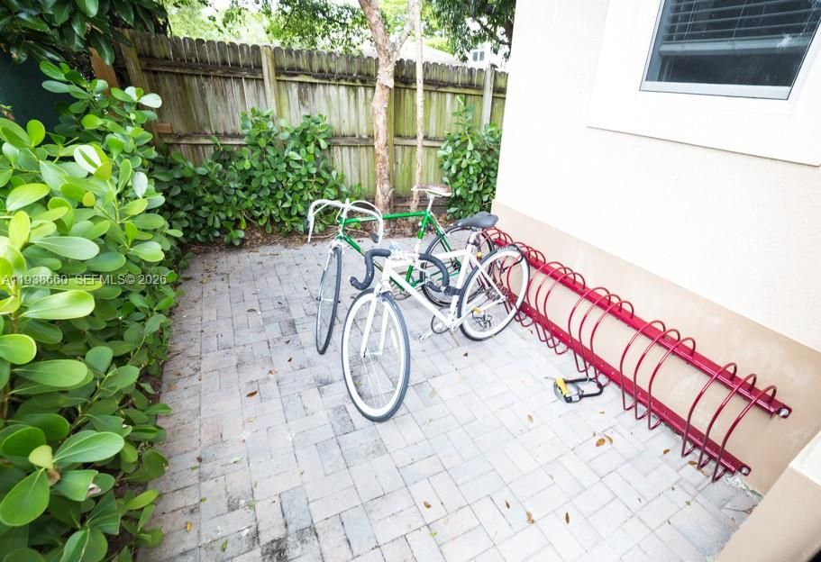 En Renta: $1,625 (0 camas, 1 baños, 335 Pies cuadrados)