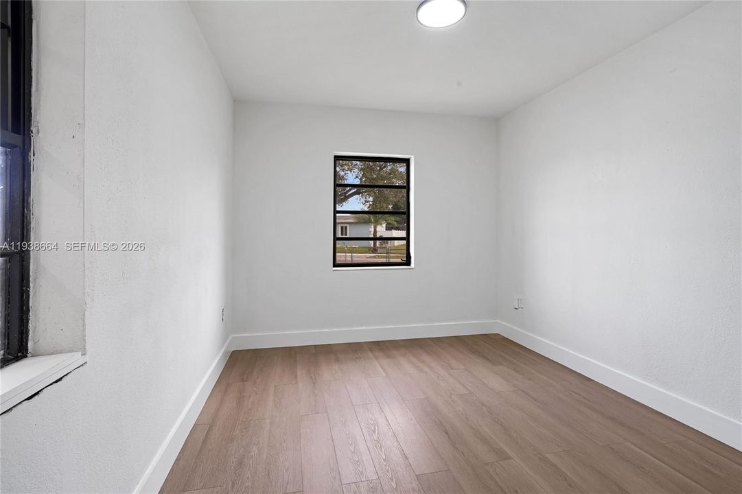 For Sale: $509,900 (4 beds, 2 baths, 1402 Square Feet)