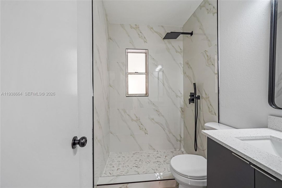 For Sale: $509,900 (4 beds, 2 baths, 1402 Square Feet)