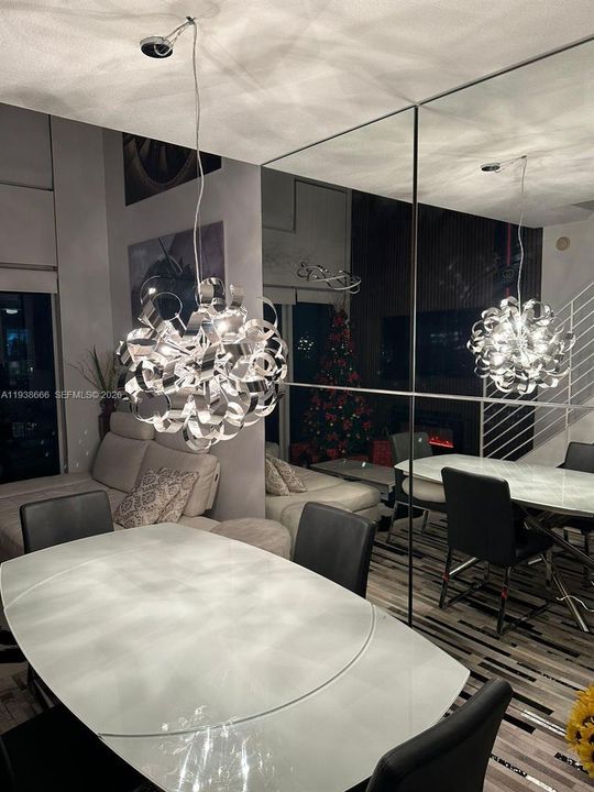 For Sale: $523,000 (1 beds, 1 baths, 809 Square Feet)