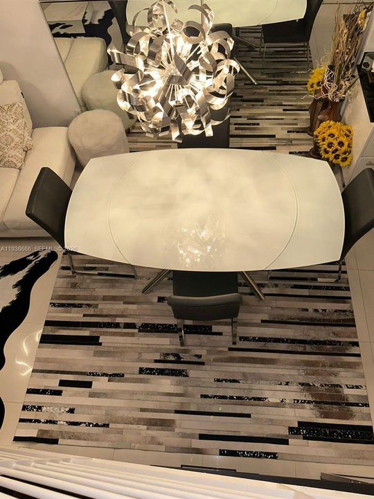 For Sale: $523,000 (1 beds, 1 baths, 809 Square Feet)