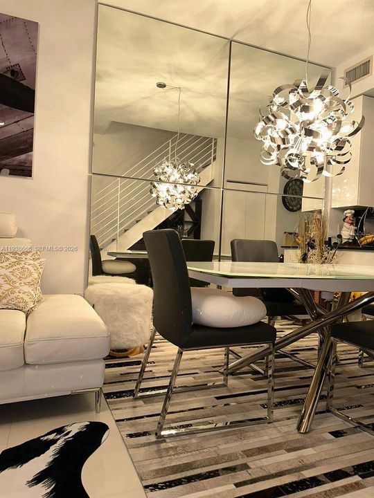 For Sale: $523,000 (1 beds, 1 baths, 809 Square Feet)