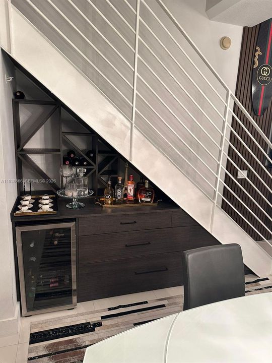 For Sale: $523,000 (1 beds, 1 baths, 809 Square Feet)