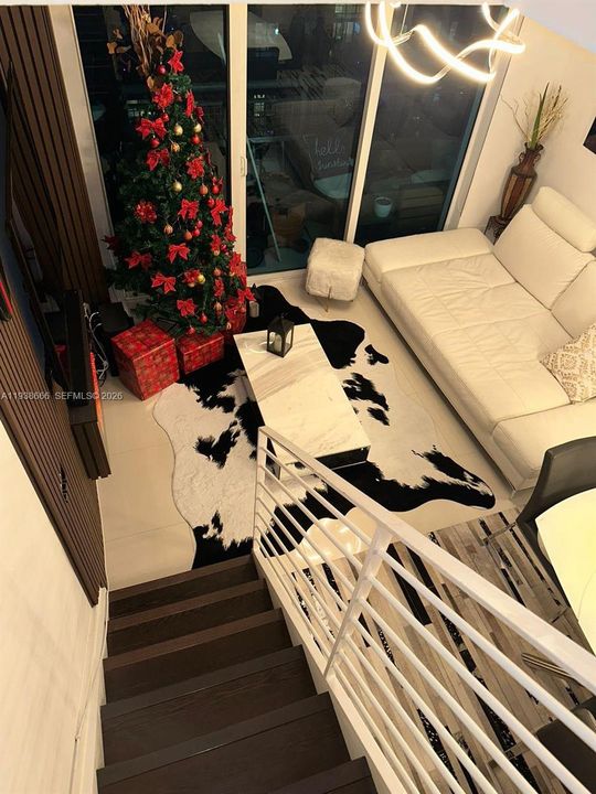 For Sale: $523,000 (1 beds, 1 baths, 809 Square Feet)